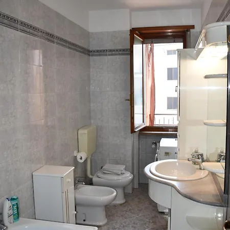 Апартаменты Viale Signorini 3b - House