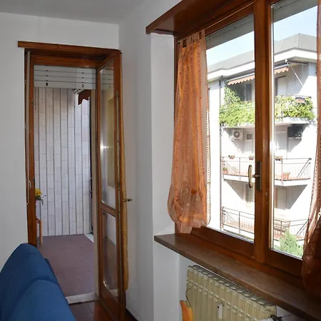 Viale Signorini 3b - House Apartment *